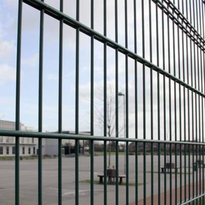 China Easily Assembled Welded High Quality PVC Coating Double Welded Wire Mesh Yard Purse Barrier Gate Post for sale