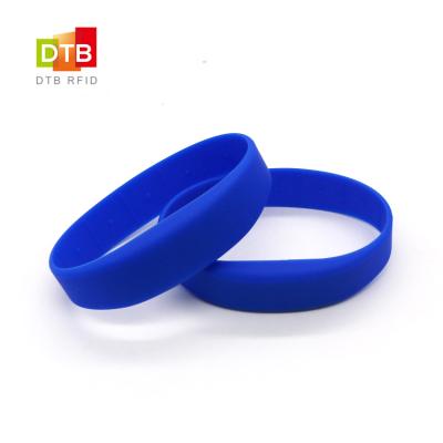 China Waterproof / Waterproof Custom DTB SW12 Chip Logo Printed 13.56MHz RFID Wristband Silicone Wristband For Events for sale