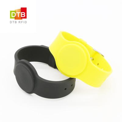 China Waterproof / Waterproof DTB SW08 NTAG 215 Wholesale Waterproof Silicone RFID Watches RFID Event Wristband for sale