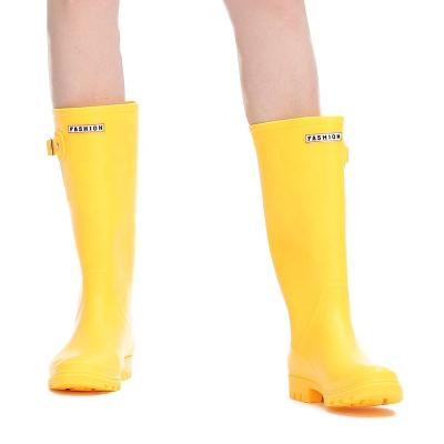 China Fashion Women Waterproof Waterproof Knee High Rain Boots To Keep Warm PVC Ladies Slip On Snow Boots With Flarking To Keep Warm PVC Hunting Boots for sale