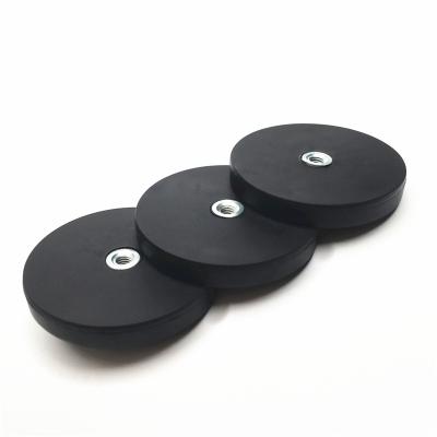 China Industrial Super Strong Pot Magnet Round Plastic Rubber Coated Magnet With Screw Threaded dia43mm for sale