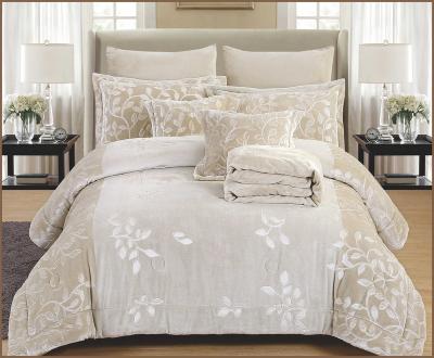 China PASSIONATE High Quality Luxury Yarn Dyed Comforter /quilt 8 pcs set for sale