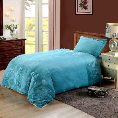 China Hot sale new product anti-static 3d embossed 100% polyester embossed solid flannel and sherpa fleece comforter and duvet cover set for sale