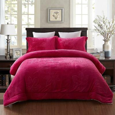 China Newest Design 100% Polyester Material Flannel Sherpa Home Comforter Bedding Set For Home Textile for sale