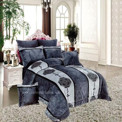 China Home Luxury Quantity 4 PCS 3D Design Embossed Flannel Sherpa Comforter Bedding Set for sale