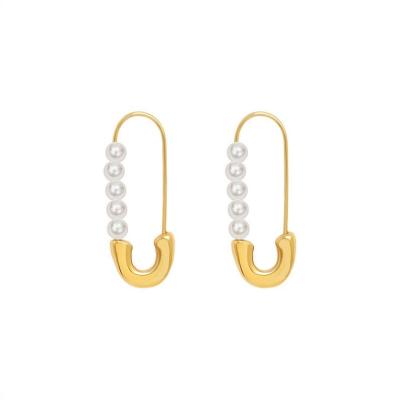 China Vintage Vintage 18k Gold Plated Modern Earrings For Women Tasty Freshwater Pearl Earrings Minimalist Safety Pin Earrings for sale