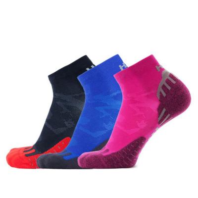 China Custom Women's Running Socks Breathable Nylon Seamless Mid-Calf Sporty Quarter Compression Trail With Logo for sale