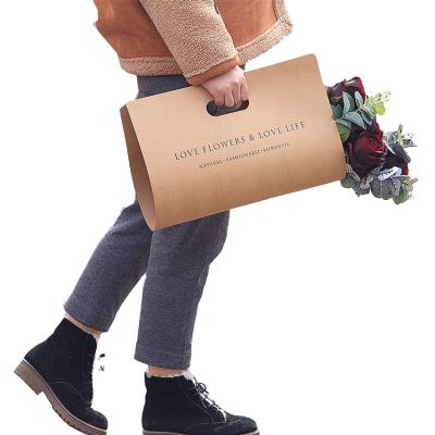 China Recycled Materials Kraft Paper Flower Box Custom Flower Bouquet Carrier Bag for sale