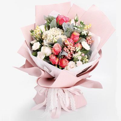 China Waterproof Texture Art Paper Embossed Paper Flower Bouquet Wrapping Paper Flower Wrapping Material for sale