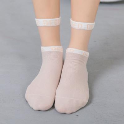 China MANZI Anti-slip Japanese Fashion Female Cotton Mercerized Breathable Mid Tube Socks for sale