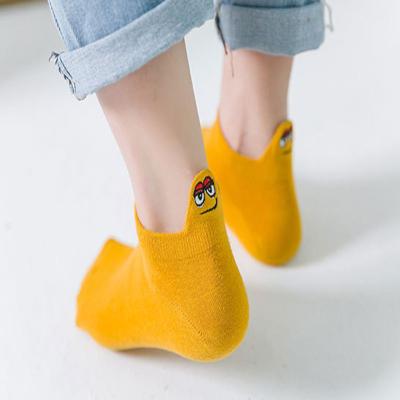 China MANZI Breathable Cool Heel Embroidered Cartoon Sock Girls Cotton Shorts Female Shorts Tube Socks New for sale