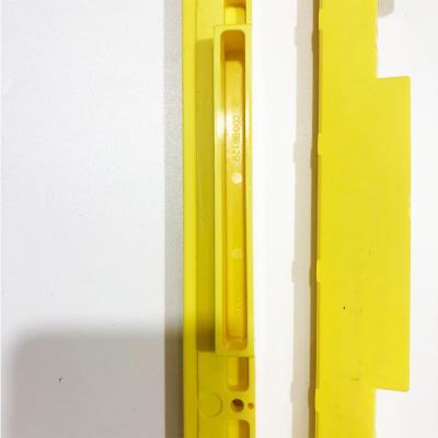 China Modern Escalator Step Barrier Step Barrier Strip C0096129 en venta