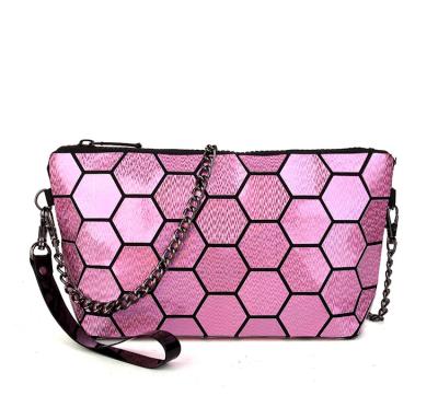 China Waterproof Wash Cosmetic Bag Fashion Cosmetic Bag Geometric Chain Purse Fashion Chain Cross - Body Makeup Bag for sale