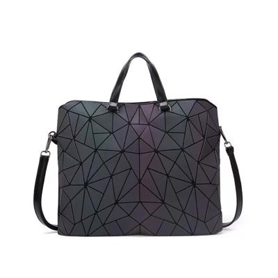 China Wholesale Comfortable Men's Large Traveling Cross - Body School Bag Geometry Folder Reflective Black 17 Inch Laptop Bag for sale