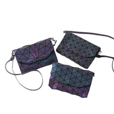 China Multifunctional Geometric Lingge Envelope Handbag Women Grab Ladies Pinch Cross - Body Messenger Shoulder Bags for sale