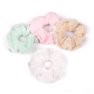 China Wholesale Custom Organic Hair Scrunchies Colorful Velvet Hair Band Fabric Velvet Hair Band Hair Ring for sale