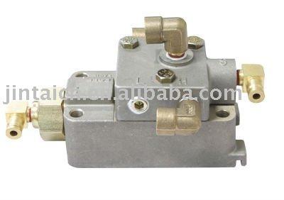 China FULLER GEARBOX SLAVE VAVLE DELONGF3000 FULLER A-5000 VALVE A-5000 2 for sale