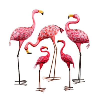 China Modern Outdoor Iron Art Pink Flamingo Garden Decoration for sale