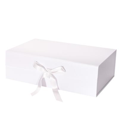 China Recyclable in luxury folding gift boxpaper gift box 14x9x4 inch caja de embalaje de regalo from white papel Birthday holiday party store for sale