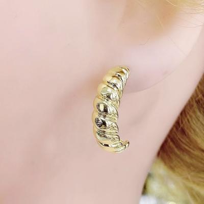 China 2021 Trendy Wholesale Jewelry Cescent Shape 18K Gold Plated Hoop Earrings C Shape Big Hoop Earrings For Women 51704 for sale