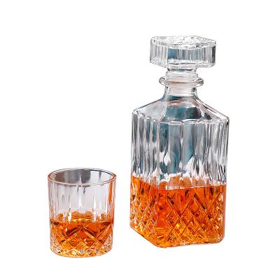 China Viable Luxury Bottle 800ml Cork Cap Vodka Bottle Decanter Vodka Bottle Wine Vodka Glass for sale