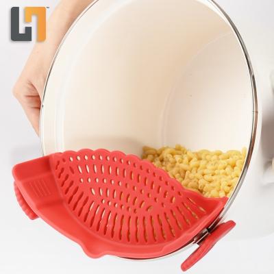 China Food Viable Removable Strainer Kitchen Sieve Tension Silicone Colander Heat Resistant Spout for Pasta Noodles Pot Bowl Vegetable Pan for sale