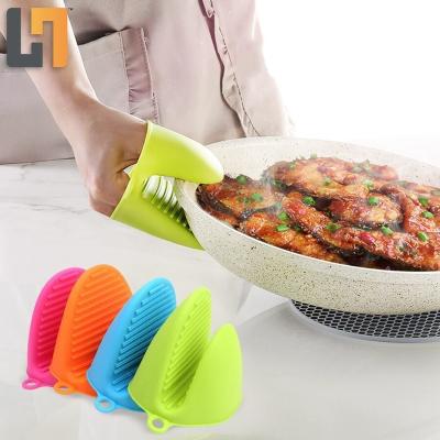 China Flexible Hero Cake Baking Tools Cheap Oven Mitts Heat Resistant Cooking Pinch Gloves Potholder Silicone Oven Baking Glove for sale