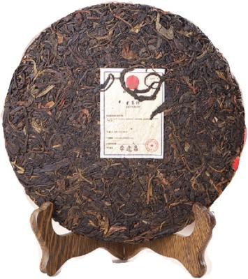 China Natural threehundred years tree health tea Pu'er compressed tea back to Gansu for sale