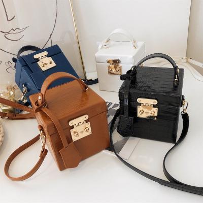 China 2021 High Quality Korean Fashion Women's Bags Crocodile Pattern Box Shoulder Bag Popular Messenger Bag GS315 New for sale