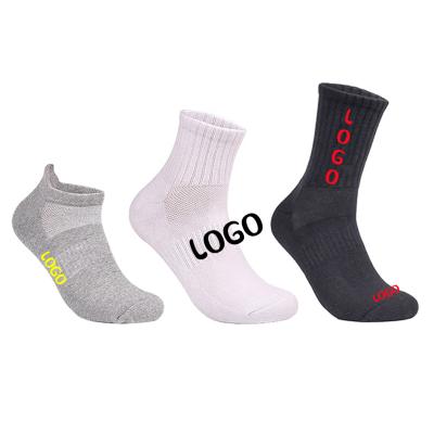 China Custom logo socks men's designer athletic men's sporty men's ankle grip compression quality crew unisex cotton sports socks for sale