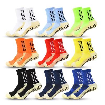 China Breathable Wholesale Anti Slip Knock Non Slip Football Grippy Sport Soccer Sports Grip Socks For Men for sale