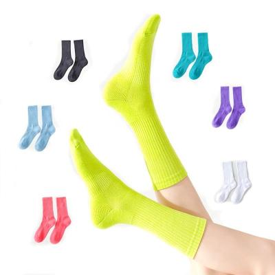 China Yili OEM Designer Custom Sock Crew Cotton Breathable Wholesale Sport Socks Private Label Mens Sports Socks For Spring for sale