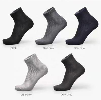 China QUICK DRY Custom Logo Yili Men's Logo Work Crew Socks Black White Dress Socks Bamboo Socks Box Package for sale