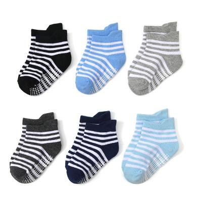 China Yili Logo Trampoline Park Socks Indoor Cotton Anti-slip Sports Custom Playground Socks for Adult and Kids for sale