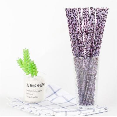 China 23CM*7mm PP Plastic Leopard Brown Drinking Straws Shape Printing Straight Straw Wholesale Reusable Restaurant Bar Supplies for sale