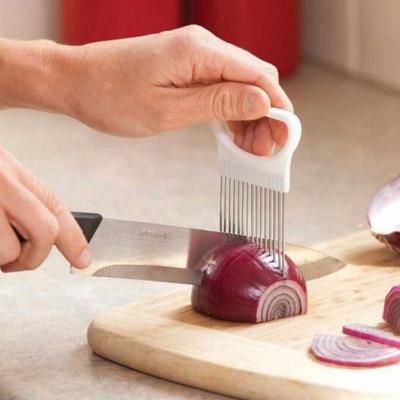 China New Kitchen Instruments Viable Tomatoes Onion Vegetable Slicer Cutting Aid Holder Guide Slicing Tailor Safe Fork Kitchen Accessories for sale