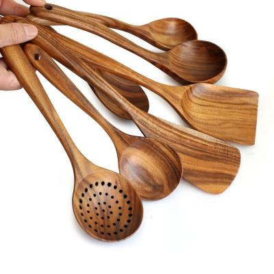 China Sustainable Natural Teak Spoon Long Wooden Rice Strainer Soup Skimmer Cooking Soup Spoons Scoop Kitchen Tool Kit for sale