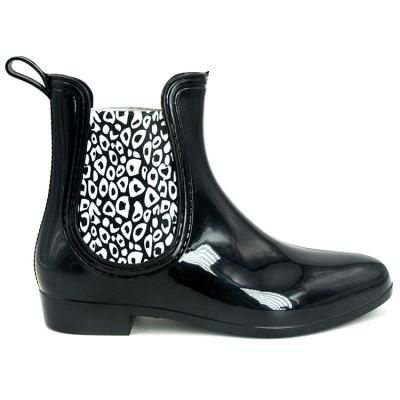 China Fashion trend factory direct supply women's ankle rain boots waterproof short rain booties for sale