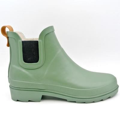 China Fashion trend shortened traditional low top women's Chelsea rain boots in army green color with special camel pull leather back tag for sale