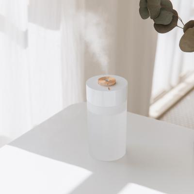 China 2021 Newest Version Long Diffuser Silience Mini Homeuse Air Usb Wireless Heavy Mist Humidifier Diffuser With Atmosphere Light for sale