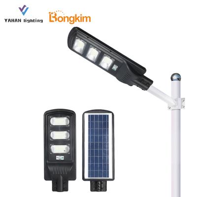 China High Brightness Waterproof IP65 ROAD 30watt 60watt 90watt All In One LED Solar Street Light for sale