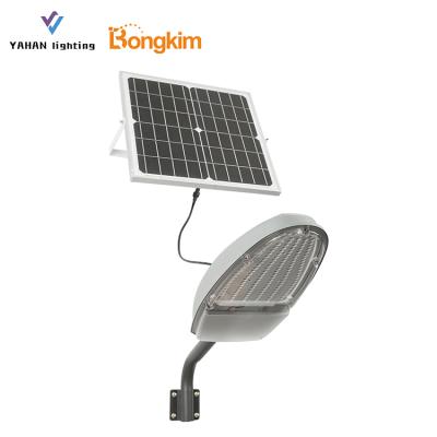 China ROAD wholesale price with iron arm outdoor waterproof IP65 100W solar led street light for sale