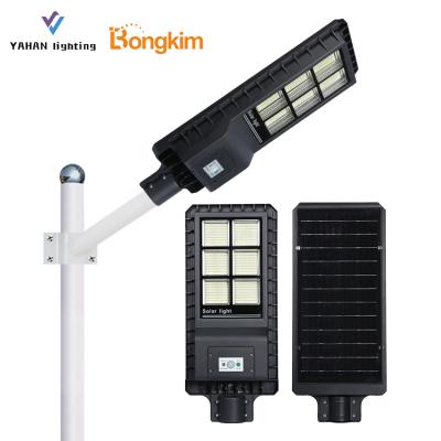 China Unique Outdoor Waterproof IP65 ROAD 60w 120w 180w Integrated All In One Solar LED Street Light for sale