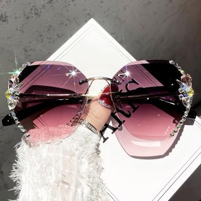 China Oculos De Sol Luxury Custom Logo Gradient Lens Shades UV400 Rimless Rimless Rhinestone Sunglasses Women for sale