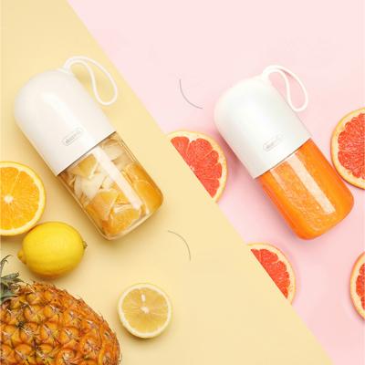 China Other Hot Selling Fantastic Household Usb Blender Deerma Protable Stainless Steel Portable Blender For Curly for sale