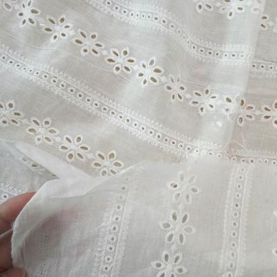 China Factory Supplier Sustainable Vintage Style Guipure Lace Embroidered Cotton Lace Fabric For Garment Decoration for sale