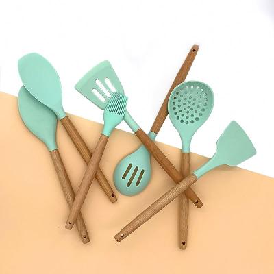 China 2021 Sustainable Low Moq 13 Pieces In 1 Set Heat Resistant Kitchen Cooking Accessories Tools Silicone Utensil Set With Wooden Handle for sale