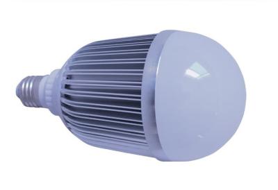 Chine la longue durée 15watt a mené l'ampoule de globe, ce de 90lm/W 2700k/Rohs à vendre