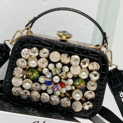 China Handmade Gem Glitter Women's Handbags Ladies Alligator Solid Alligator Cross - Shoulder Leather Pearl Mini Body PU Clutch Handbags Pack for sale