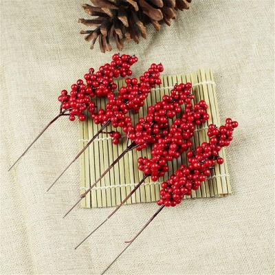 China Foam Red Berry Home Christmas New Year Gift Wedding Flower Garland Branches Cherry Stamen For Simulation Berries Christmas Decoration 10PCS for sale